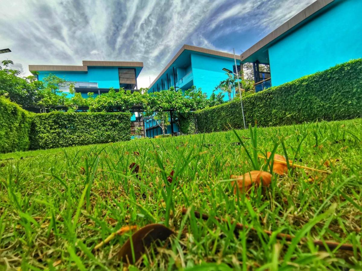 Beach Walk Boutique Resort Bangsaen Exterior foto