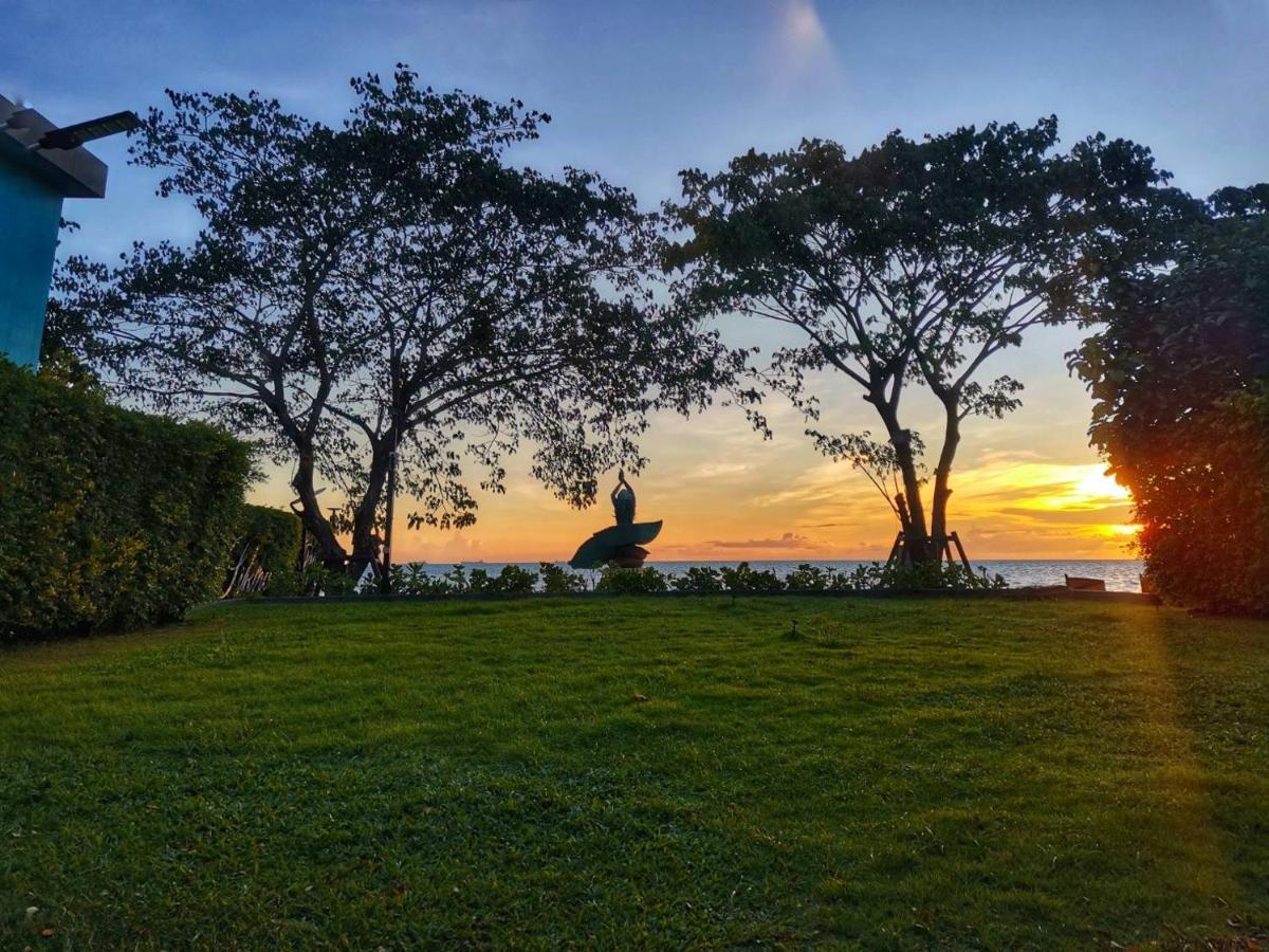 Beach Walk Boutique Resort Bangsaen Exterior foto