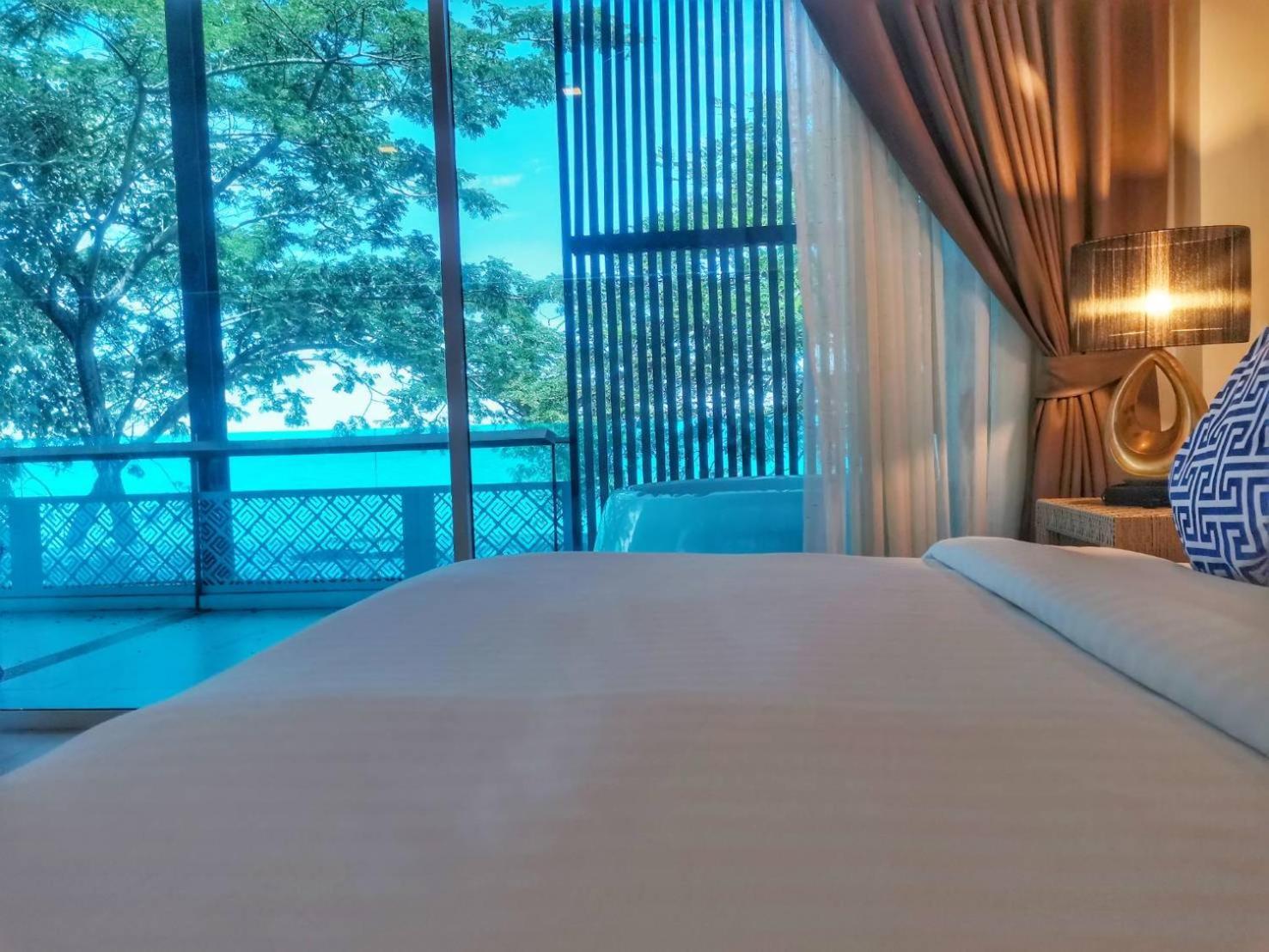 Beach Walk Boutique Resort Bangsaen Habitación foto