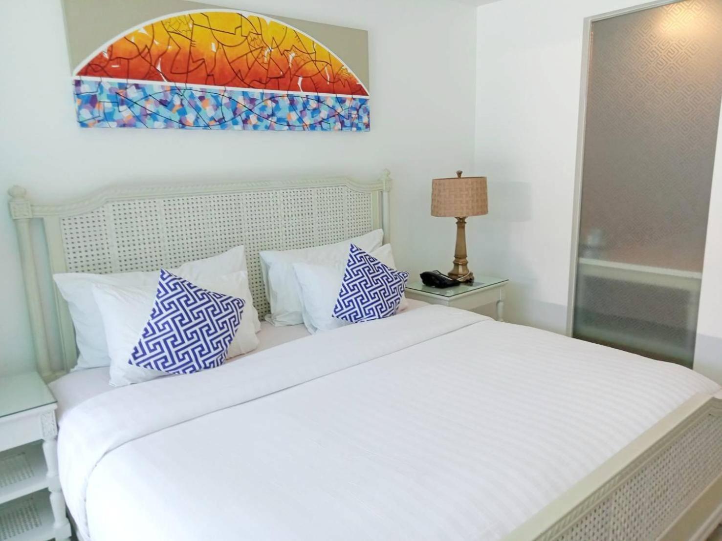 Beach Walk Boutique Resort Bangsaen Habitación foto